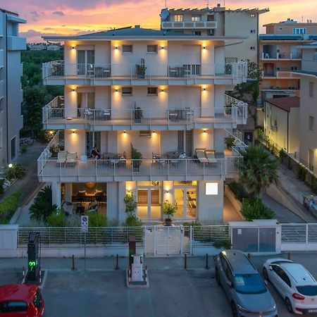 Hotel Riva E Mare リミニ エクステリア 写真