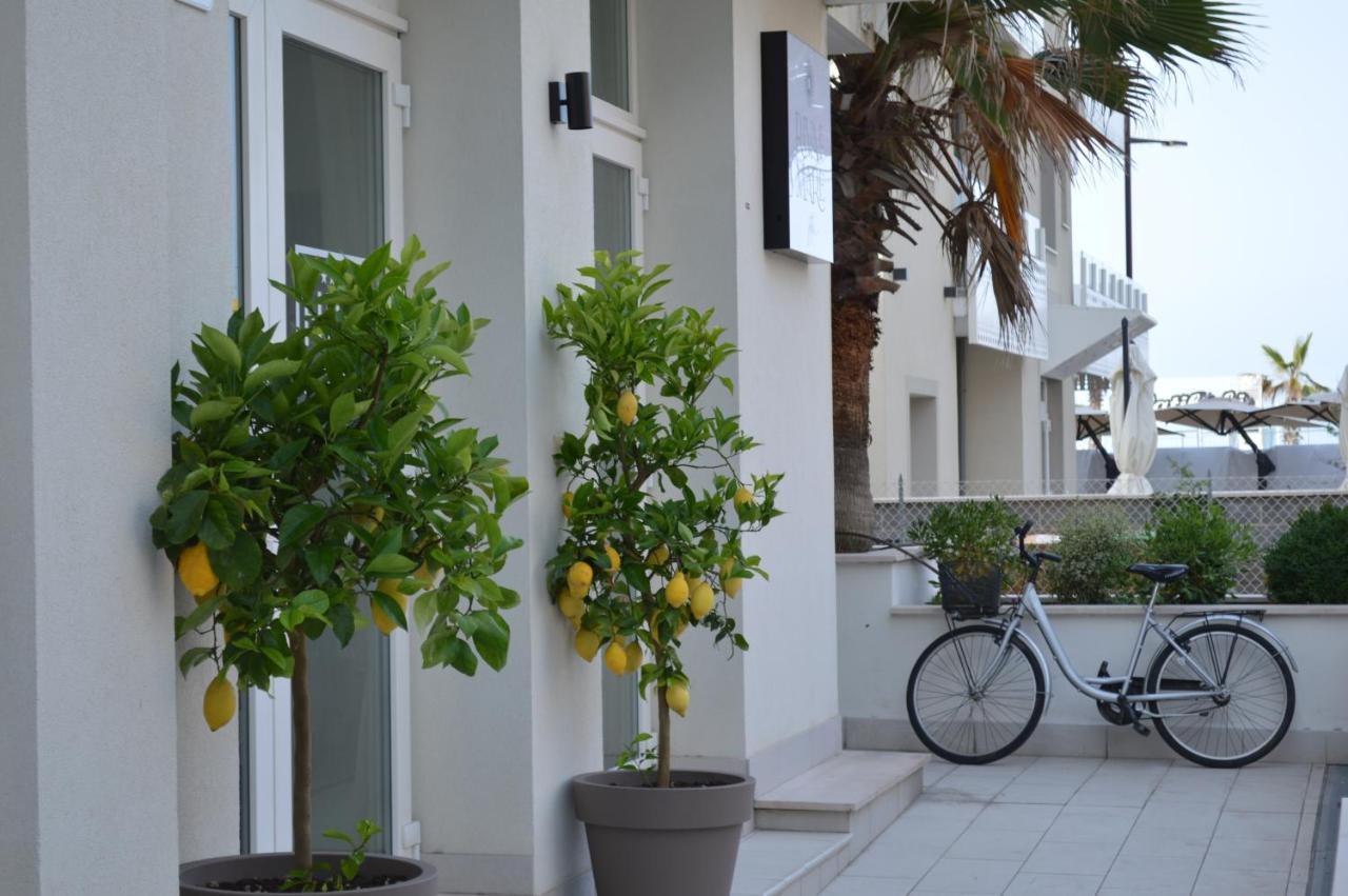 Hotel Riva E Mare リミニ エクステリア 写真