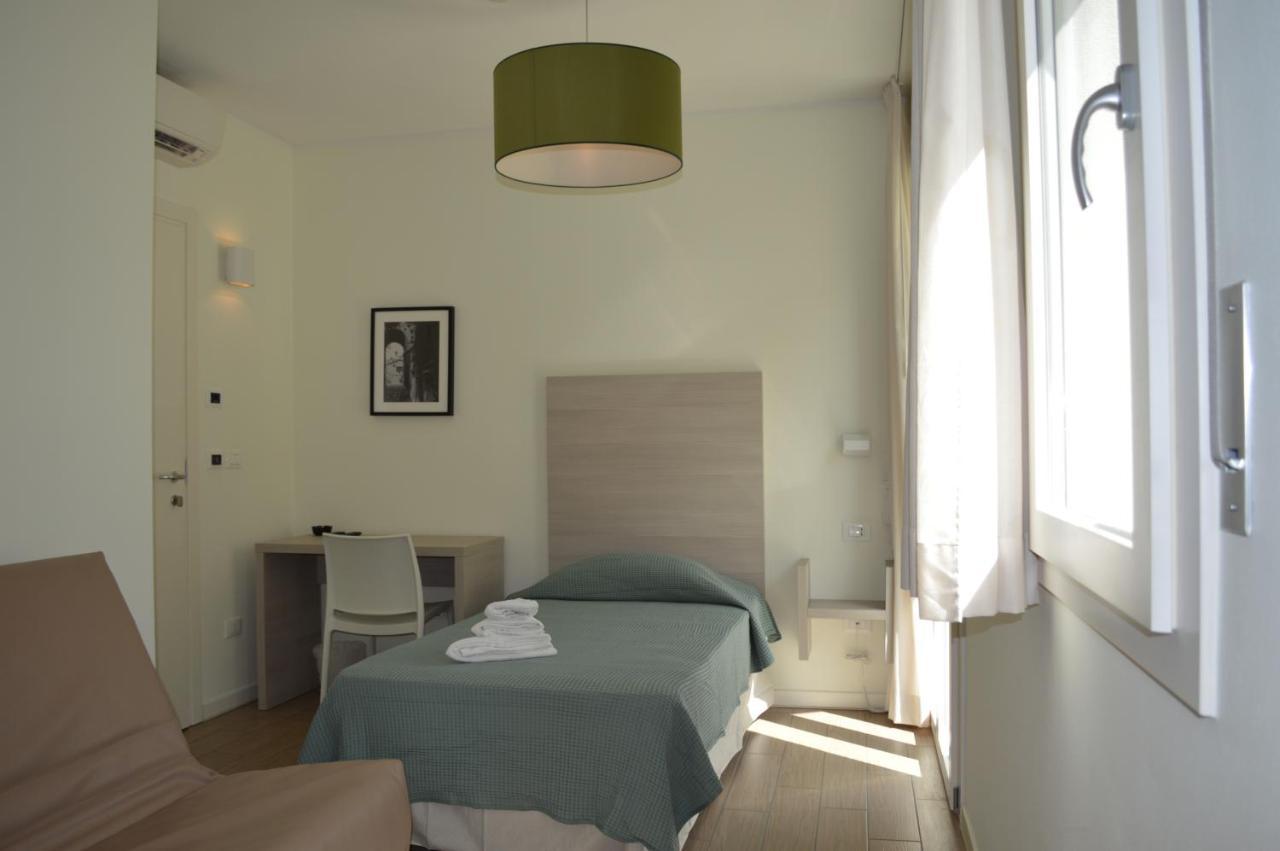 Hotel Riva E Mare リミニ エクステリア 写真
