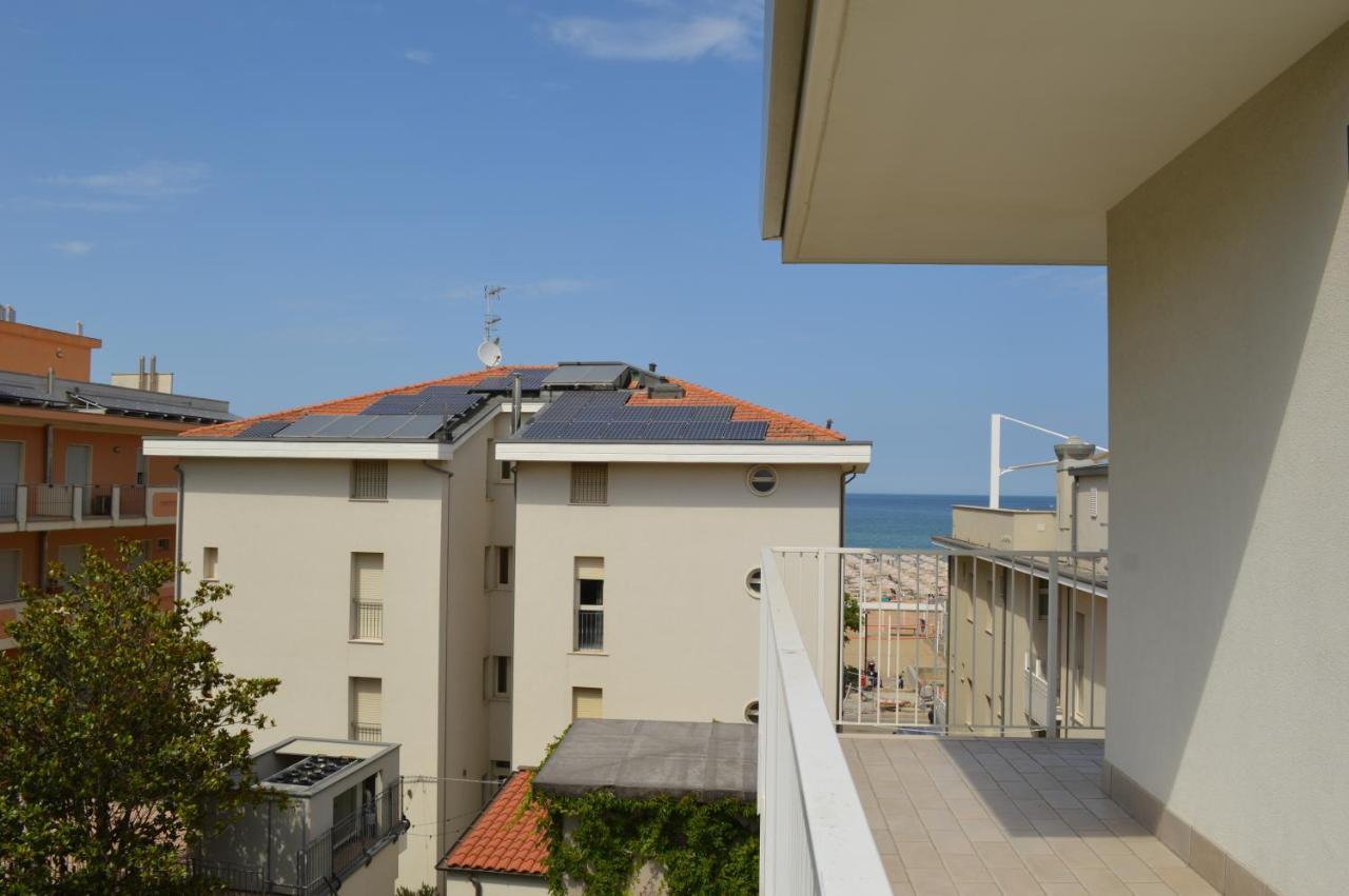 Hotel Riva E Mare リミニ エクステリア 写真