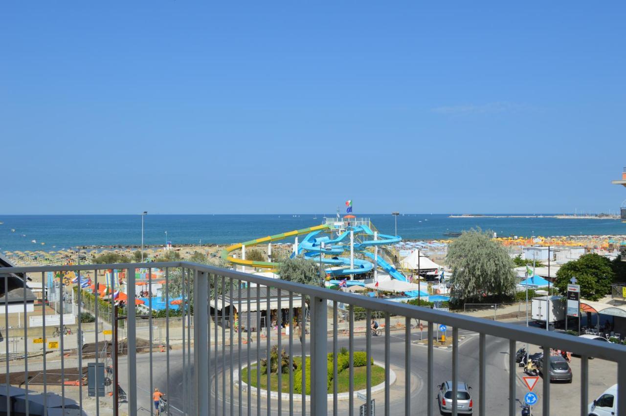 Hotel Riva E Mare リミニ エクステリア 写真