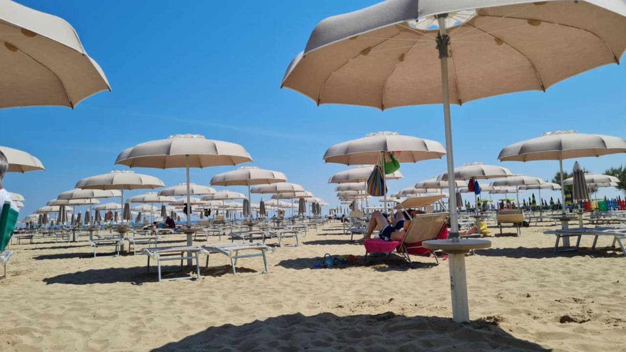 Hotel Riva E Mare リミニ エクステリア 写真
