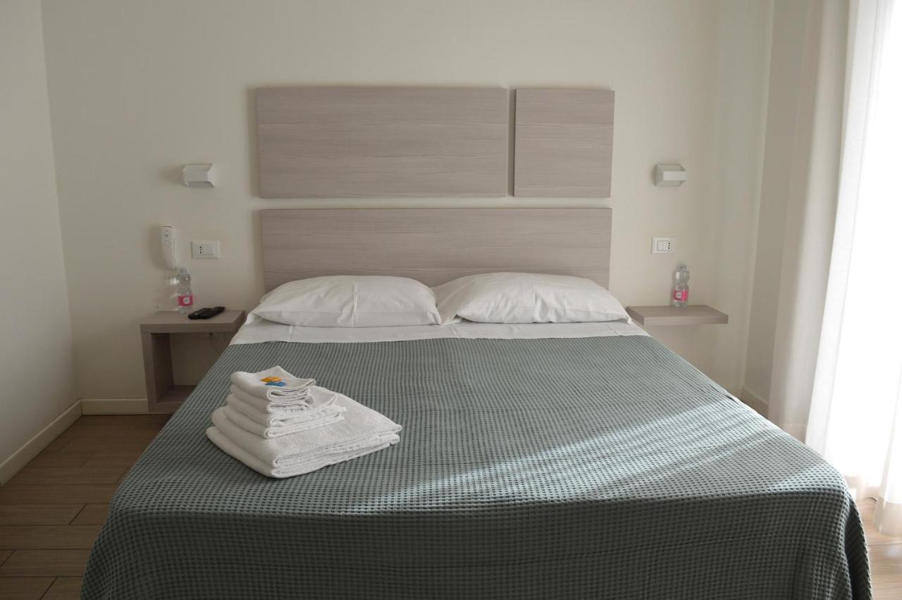 Hotel Riva E Mare リミニ エクステリア 写真